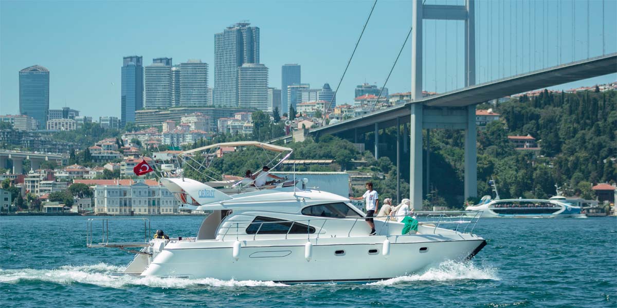 luxury yacht charter in the istanbul bosphorus